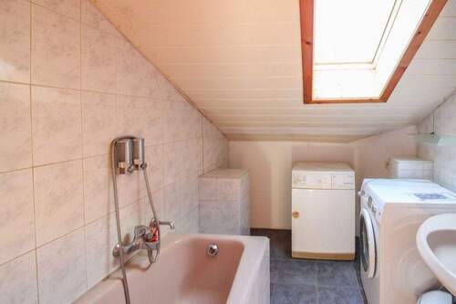 Badezimmer - Etagenwohnung mit 60,80 m² in Kiefersfelden zum Kaufen