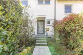 Außenansicht / Hauszugang - 4 Zimmer Doppelhaushälfte in Heidesheim am Rhein