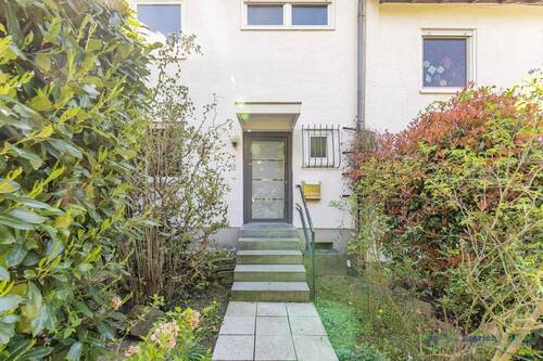 Außenansicht / Hauszugang - 4 Zimmer Doppelhaushälfte in Heidesheim am Rhein