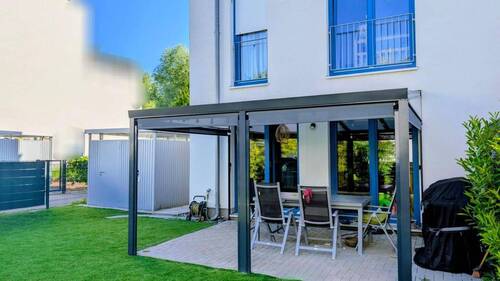 Überdachte Terrasse im Garten - 5 Zimmer Doppelhaushälfte in Hennigsdorf
