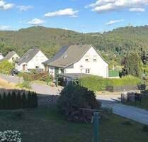 Überragende Fernsicht am Fuße der Augustusburg – perfekt geschnittene 4 Zimmer Wohnung mit Balkon