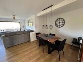 C 32 - Helle und sehr gepflegte 3-Zimmer-Wohnung mit Balkon. Gehobene Lage.