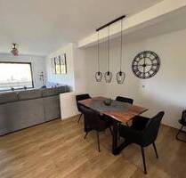 Helle und sehr gepflegte 3-Zimmer-Wohnung mit Balkon. Gehobene Lage. - Villingen-Schwenningen