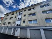 Rückseite mit Garagen - 