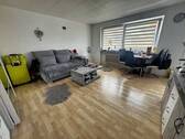 Wohnzimmer - 3 Zimmer Mehrfamilienhaus, Wohnhaus zum Kaufen in Singen