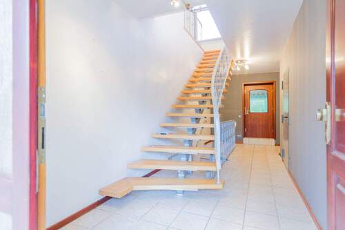 Eingangsbereich OG - Etagenwohnung mit 150,00 m² in Hamburg zum Kaufen