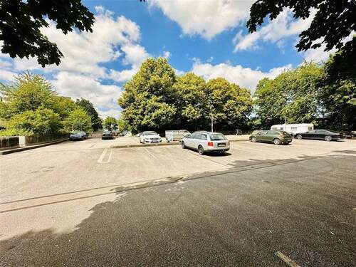 Parkdeck mit Außenstellplatz direkt gegenüber - 1 Zimmer Etagenwohnung zum Kaufen in Kiel