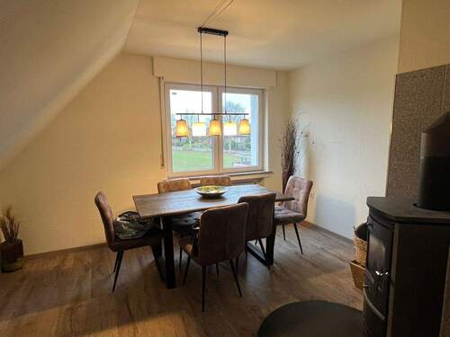 Gemütliches Esszimmer im OG - 