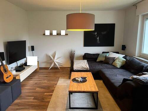 Geräumiges Wohnzimmer - 