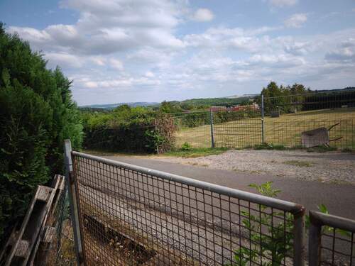 Zufahrt Rückseite mit Tor.jpg - 