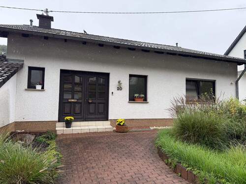 Bild 1 - Freistehender Bungalow in ruhiger, bevorzugter, sonniger Lage in Merzig-Stadt!