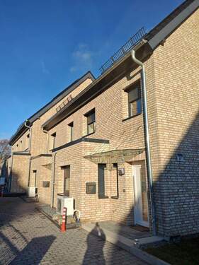 WhatsApp Image 2025-11-25 at 11.47.16 (3) - Reihenmittelhaus mit 137,80 m&sup2; in Oststeinbek zum Kaufen