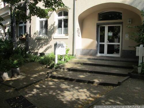 1637_Hauseingang - 2 Zimmer Etagenwohnung zum Kaufen in Magdeburg