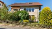 Außenansicht 2 - Großzügiges MFH mit Garten, Balkone, Terrasse und Aussicht: ideal für Familien und Visionäre