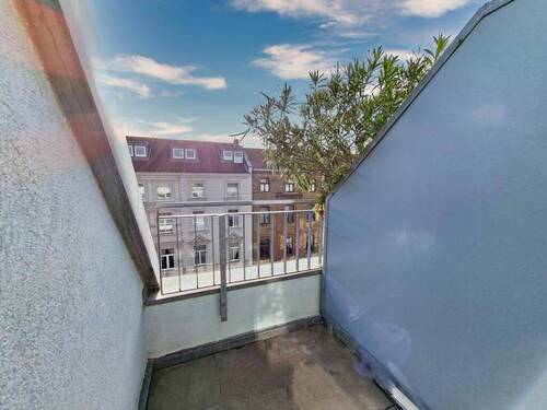 Dachloggia mit Sichtschutz - Etagenwohnung mit 20,00 m² in Köln / Ehrenfeld zum Kaufen