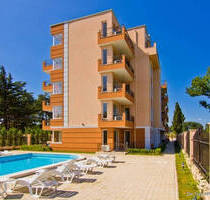 Stilvolles 2-Zimmer-Apartment mit Jacuzzi-Terrasse im Komplex 