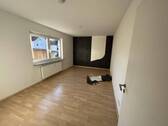 Schlafen vglb. - Helle 2 Zimmer Souterrainwohnung mit Terrasse nähe Waldrand zu vermieten