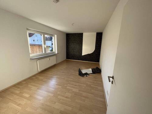 Schlafen vglb. - Helle 2 Zimmer Souterrainwohnung mit Terrasse nähe Waldrand zu vermieten