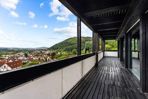 Balkon mit Fernblick - 8 Zimmer Einfamilienhaus zum Kaufen in Gelnhausen