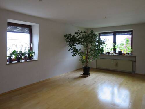 Wohnzimmer1.JPG - Drei - Zimmer - Wohnung in Neuendettelsau mit Wintergarten