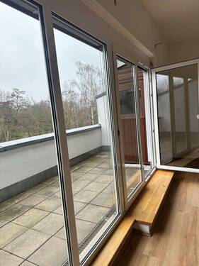 Terrasse andere Seite - 2 Zimmer Etagenwohnung zum Kaufen in Berlin