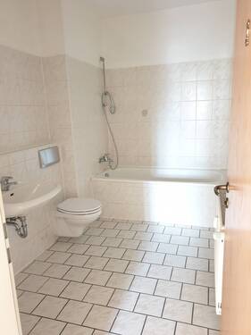 Bad.jpg - Etagenwohnung mit 68,00 m² in Gotha zur Miete