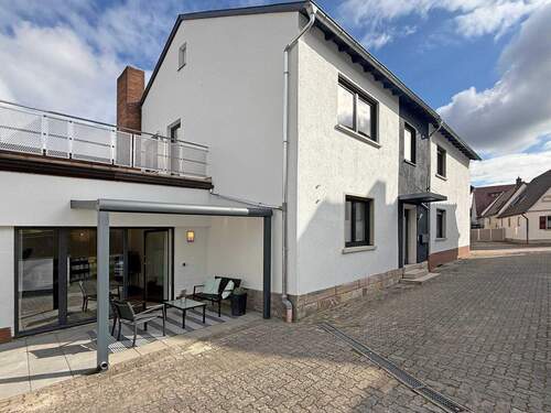 Terrassenansicht - Etagenwohnung mit 121,50 m² in Römerberg zum Kaufen