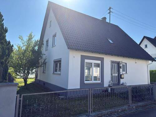 Haus Ansicht 3.jpeg - 6 Zimmer Einfamilienhaus zum Kaufen in Günzburg