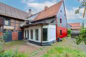 Terrasse - Familienidylle mit großem Potenzial - Einfamilienhaus in Kirchhain-Langenstein