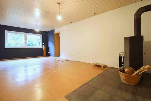 Wohnzimmer - 5 Zimmer Einfamilienhaus in Kirchhain