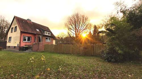 grok_image_xgd9jrm.jpg - 7 Zimmer Mehrfamilienhaus, Wohnhaus zum Kaufen in Schneverdingen