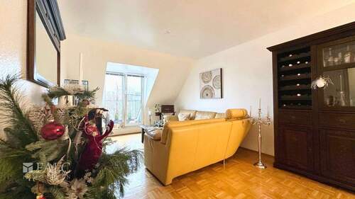 Wohnzimmer - 2 Zimmer Etagenwohnung in Frechen