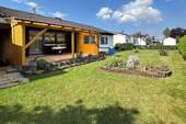 Gartenansicht - Ruhig gelegen - und doch nicht ab vom Schuss! Bungalow in Feldkirchen bei Straubing