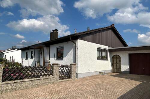 Vorderansicht - Einfamilienhaus mit 130,00 m&sup2; in Feldkirchen zum Kaufen