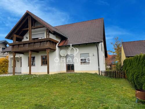 könnte bald Ihnen gehören - 9 Zimmer Mehrfamilienhaus, Wohnhaus zum Kaufen in Breitenbrunn