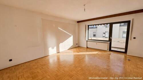 02 Wohnzimmer.jpeg - 3 Zimmer Etagenwohnung zum Kaufen in Nürnberg