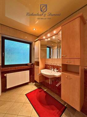 Bad mit Fenster EG - 