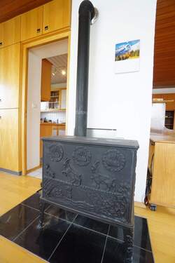 Holzofen im Wohnzimmer - 