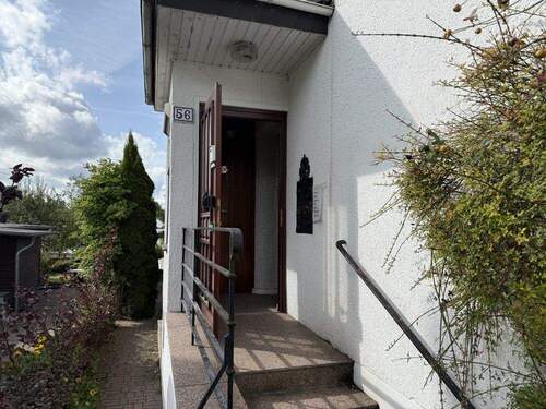 Hauseingang - Doppelhaushälfte mit 76,30 m&sup2; in Kiel zum Kaufen