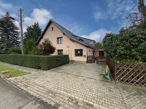 Straßenansicht - 1 Zimmer Mehrfamilienhaus, Wohnhaus zum Kaufen in Greußen