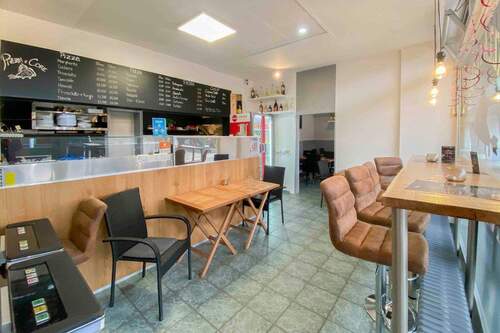 Theke/Gastraum Pizzeria vorne - 