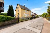 Haus links - ***solides Mehrfamilienhaus in gewachsener Lage***