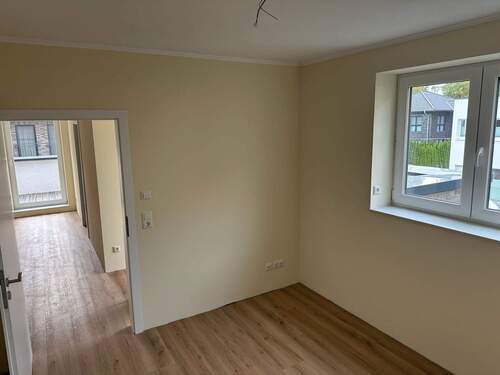 Zimmer und Flur OG - 