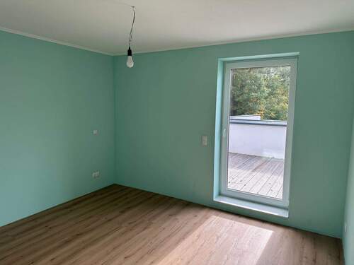 Zimmer OG mit Zugang zur Dachterrasse - 