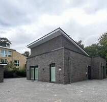 Neubau - Erstbezug - Einfamilienhaus mit Einliegerwohnung und Büro - Neumünster Böcklersiedlung