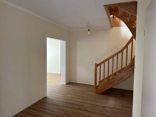 Entree - Einfamilienhaus mit 224,00 m&sup2; in Neumünster zum Kaufen