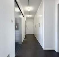 Raum & Licht neu definiert: Freie 2,5 Zimmer Wohnung im Regensburger Osten!