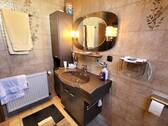 Bad im Dachgeschoss - 