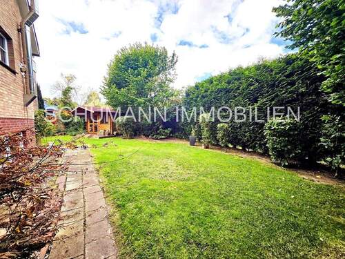 seitl. Grundstück - 