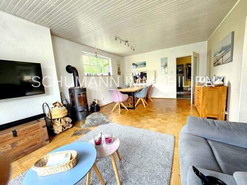 EG_Esszimmer mit Durchreiche zur Küche - 